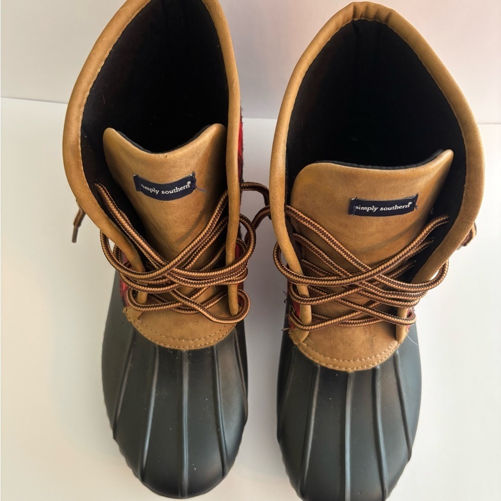 Simply Southern Plaid Duck Boots – Size 9 – Water Resistant & Stylish - Picture 3 of 11